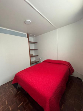 Habitación económica y pequeña con baño privado cerca del Centro Histórico